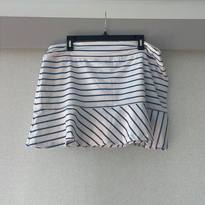 Vineyard vines performance striped skort